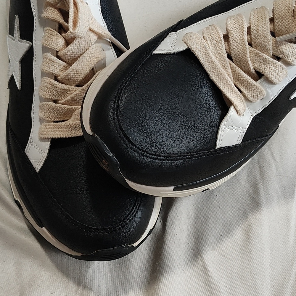 Stylish Black and White Women's Sneakers - Picture 11 of 14